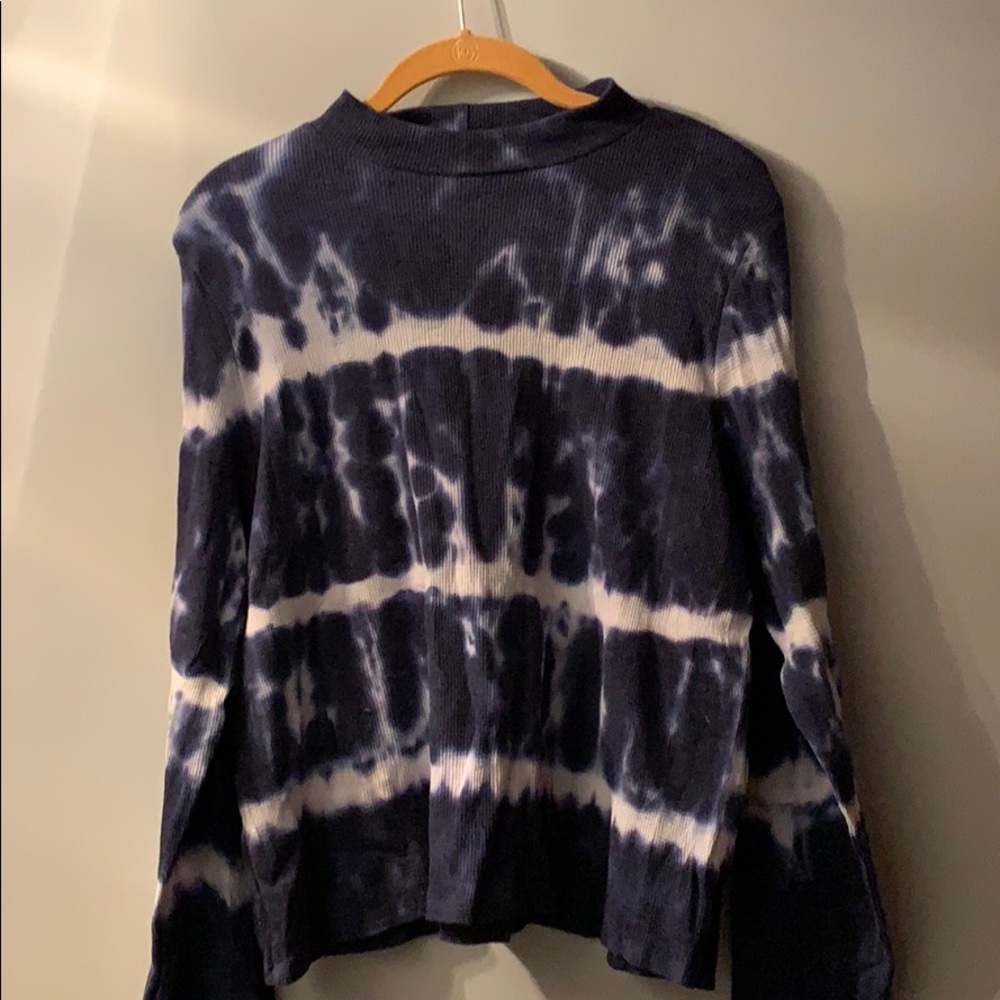 Tie-Dye Mock-neck